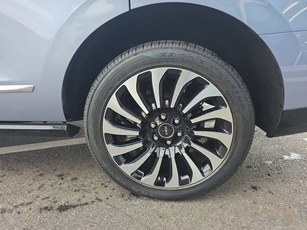 Used 2022 Lincoln Navigator Black Label AWD/4WD image 13