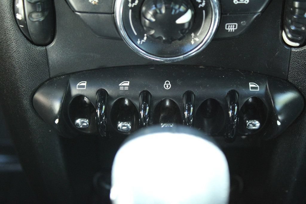 Used 2011 MINI Cooper Convertible FWD image 23