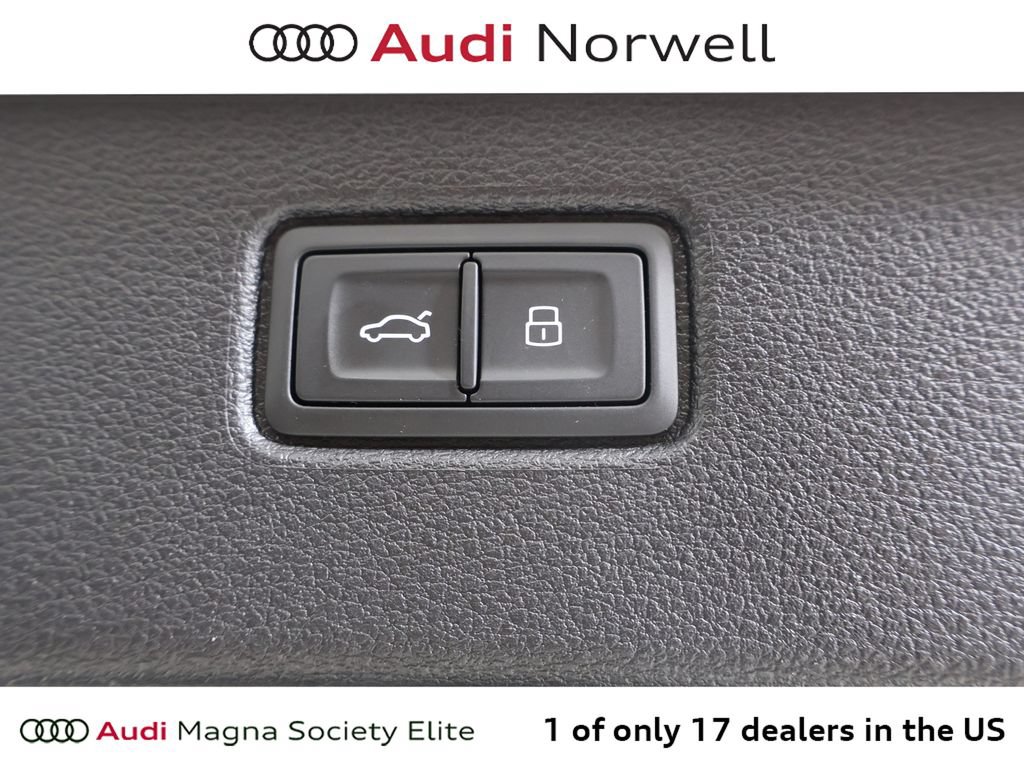 Used 2023 Audi Q7 3.0T Premium Plus w/ Premium Plus Package AWD/4WD image 17