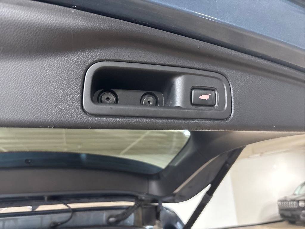 Used 2017 Honda Pilot Touring image 14