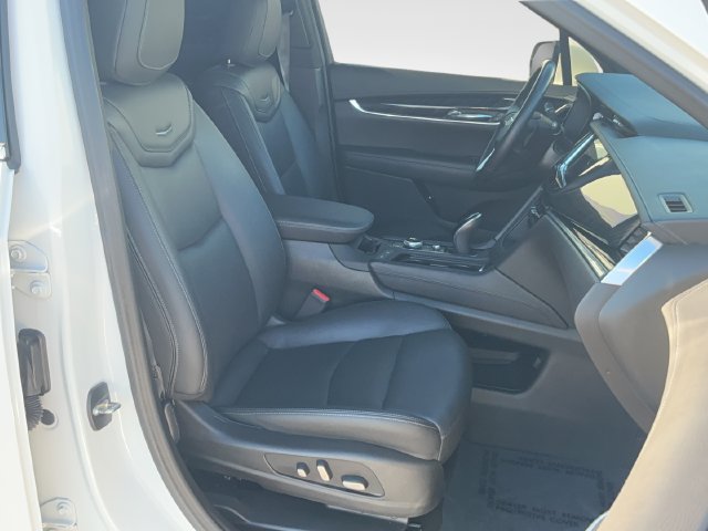 Used 2022 Cadillac XT6 Premium Luxury w/ Technology Package FWD image 37
