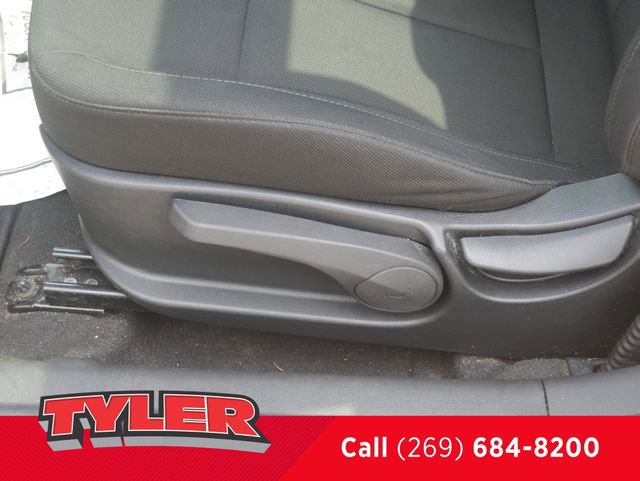 Used 2017 Hyundai Veloster Value Edition FWD image 22