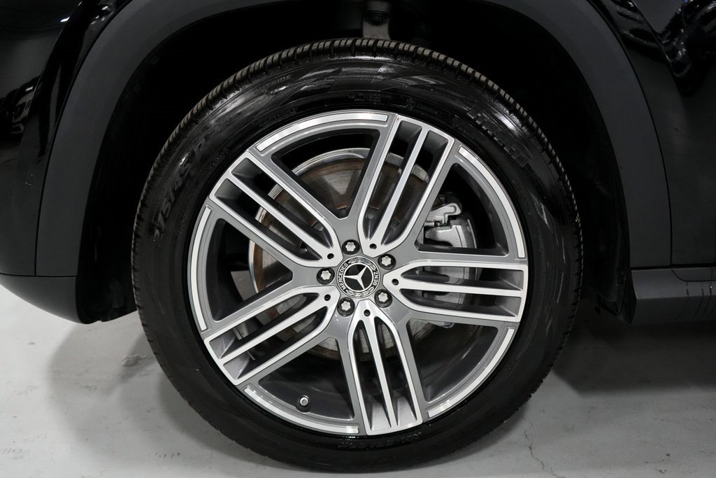 Used 2024 Mercedes-Benz GLS 450 4MATIC image 40