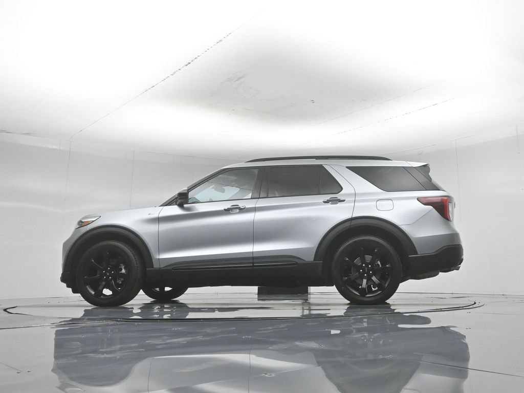 Certified 2023 Ford Explorer ST-Line w/ Class IV Trailer Tow Package RWD image 52