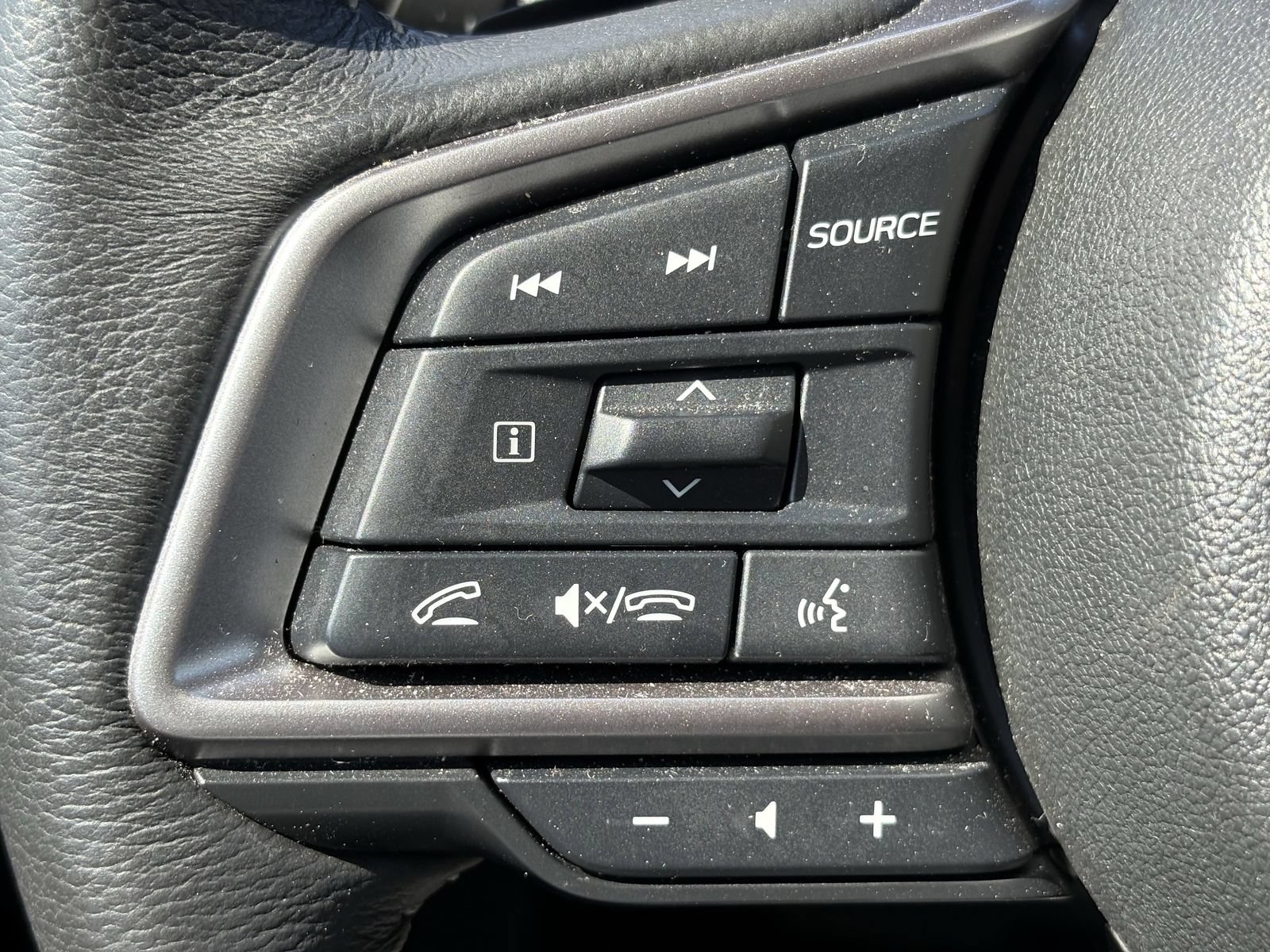 Used 2025 Subaru Outback Premium AWD/4WD image 17