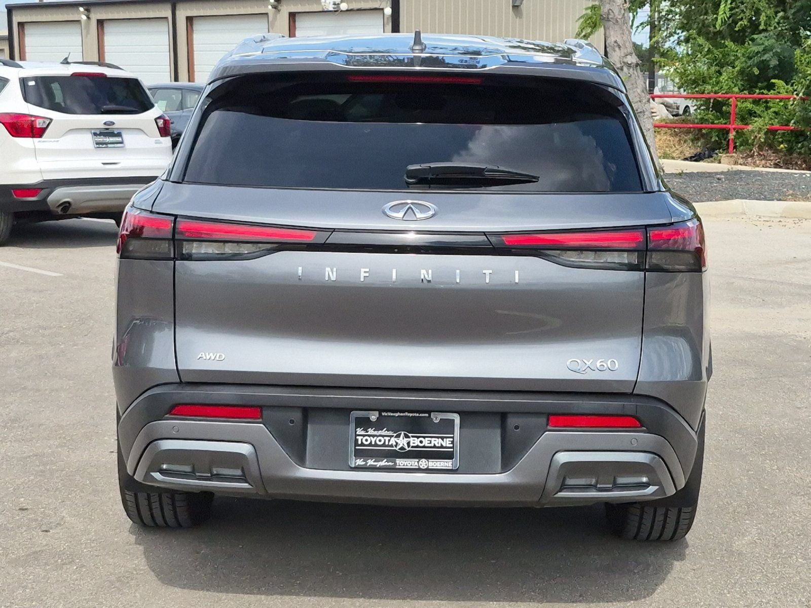 Used 2023 INFINITI QX60 Sensory AWD/4WD image 4