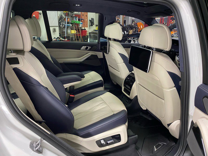 Used 2022 BMW ALPINA XB7 image 22