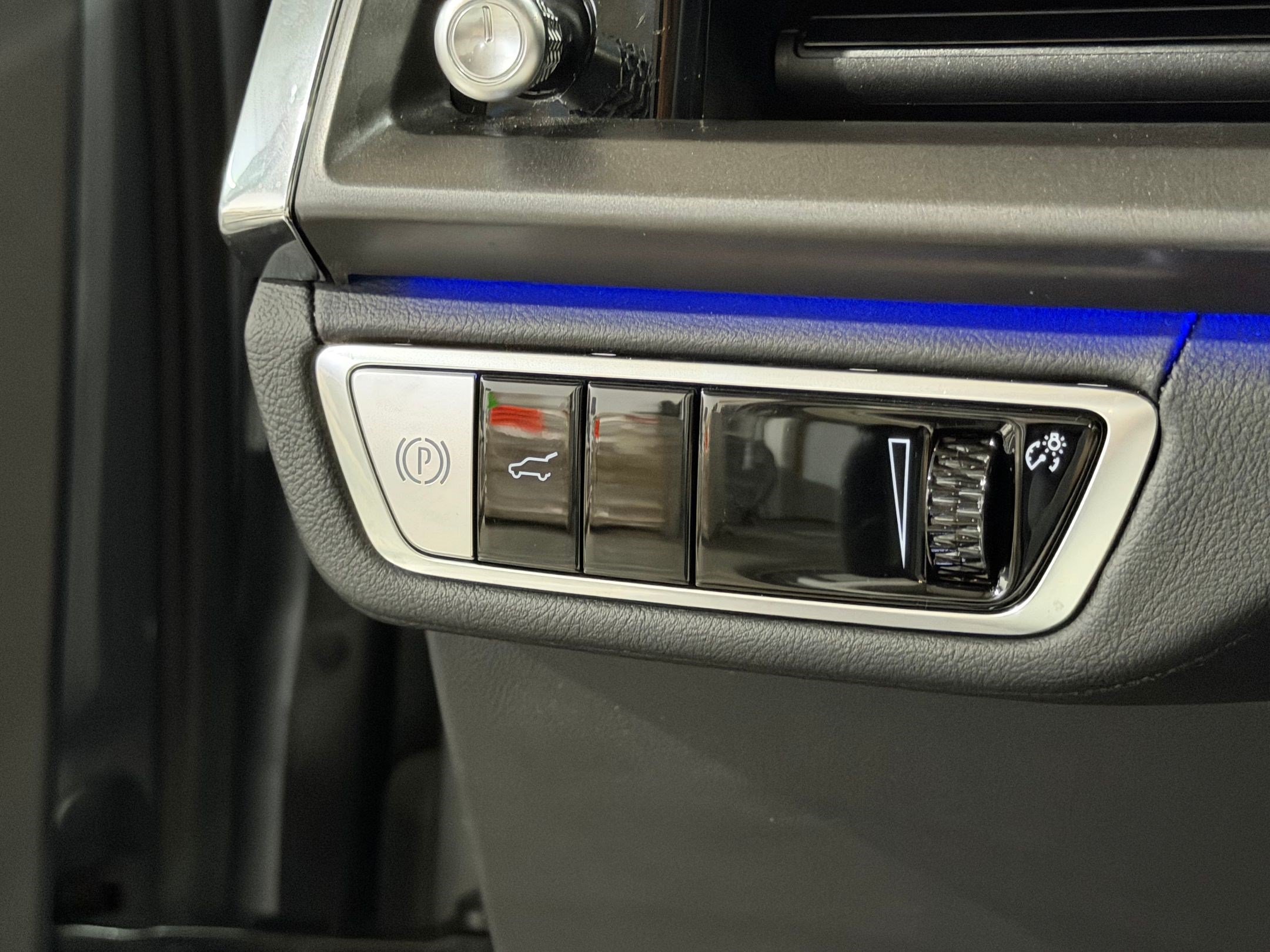 New 2026 Cadillac Vistiq Luxury AWD/4WD image 17