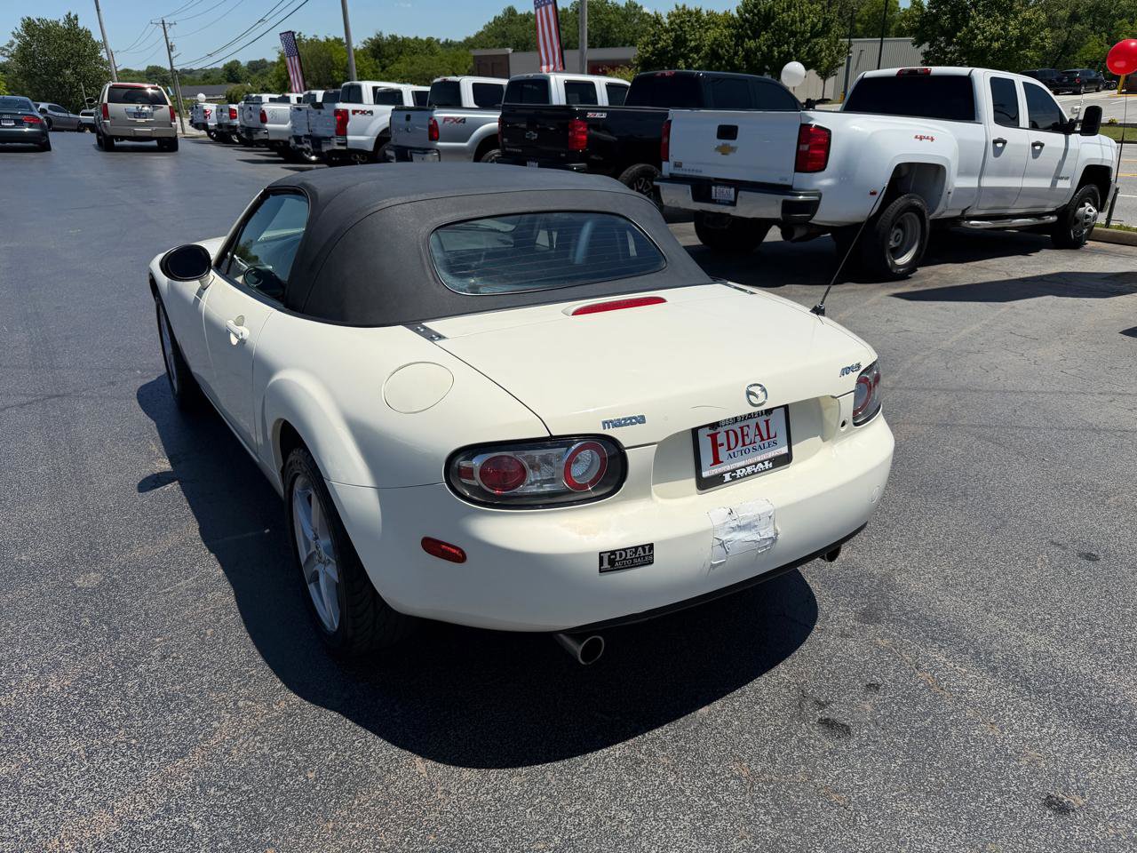 Used 2006 MAZDA MX-5 Miata Touring RWD image 2