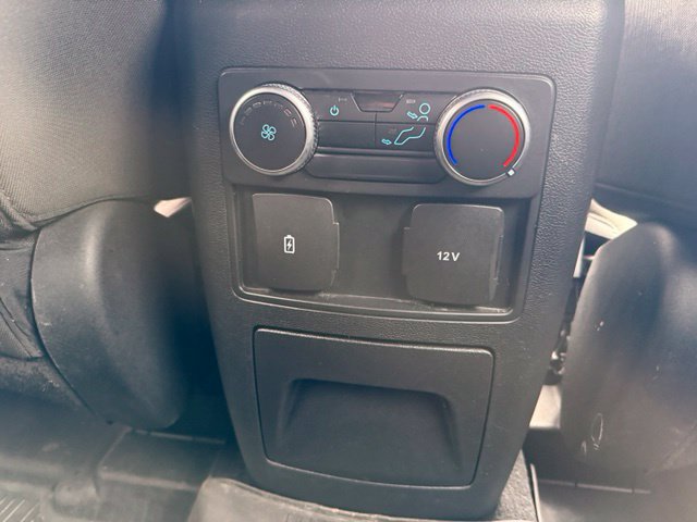 Used 2022 Ford Explorer XLT AWD/4WD image 33