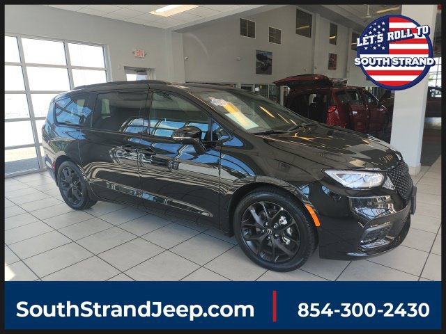 Used 2026 Chrysler Pacifica Select w/ S Appearance Package