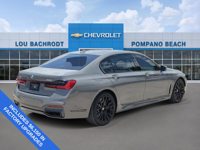 Used 2022 BMW 740i w/ M Sport Package RWD image 3