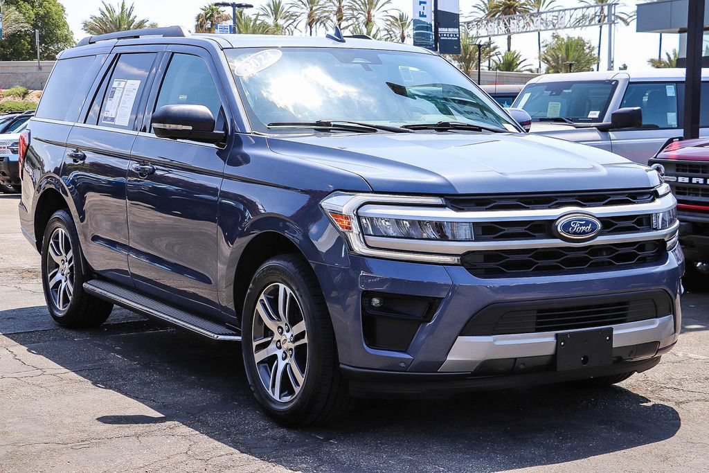 Certified 2023 Ford Expedition XLT RWD image 3