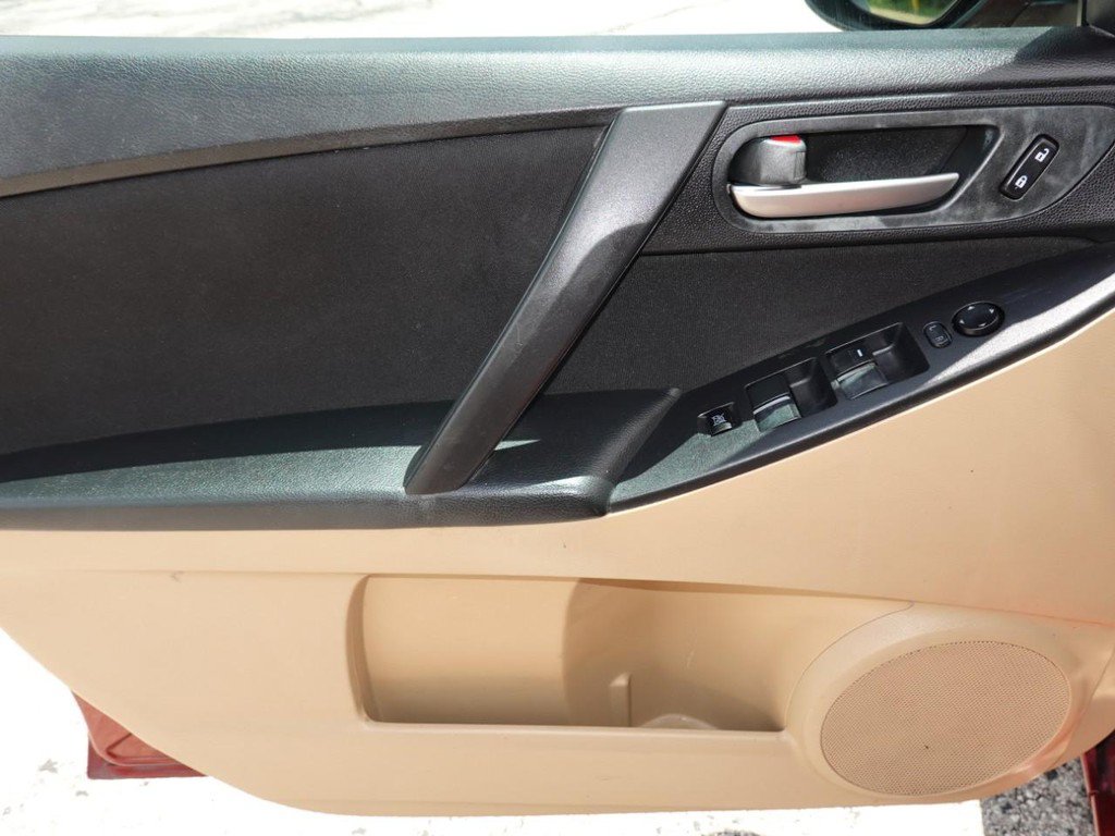 Used 2010 MAZDA MAZDA3 i Touring FWD image 17