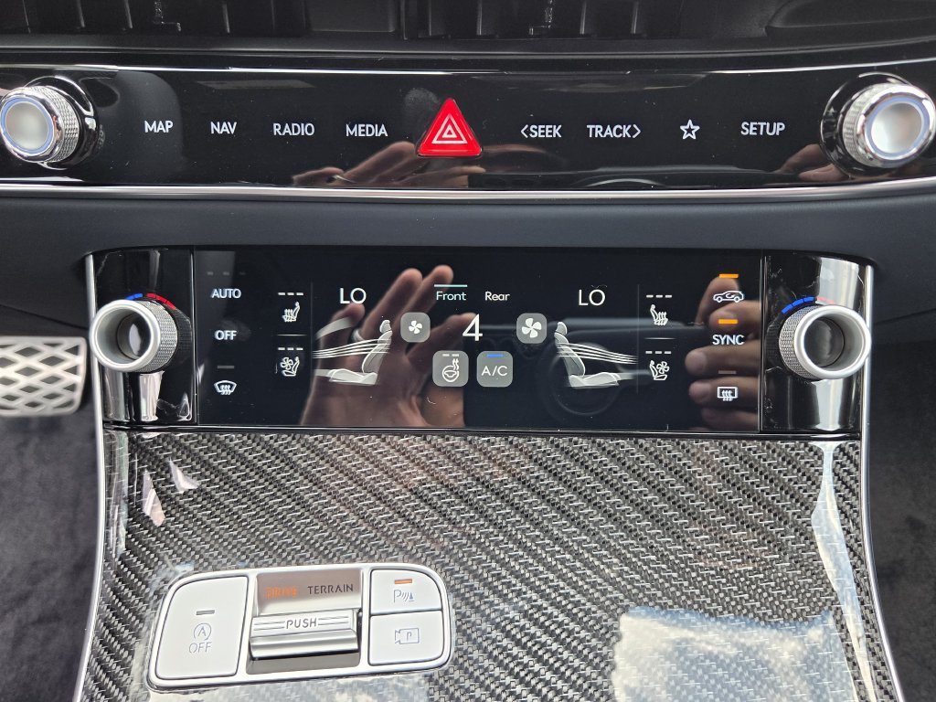 New 2027 Genesis GV70 3.5T Prestige AWD/4WD image 19