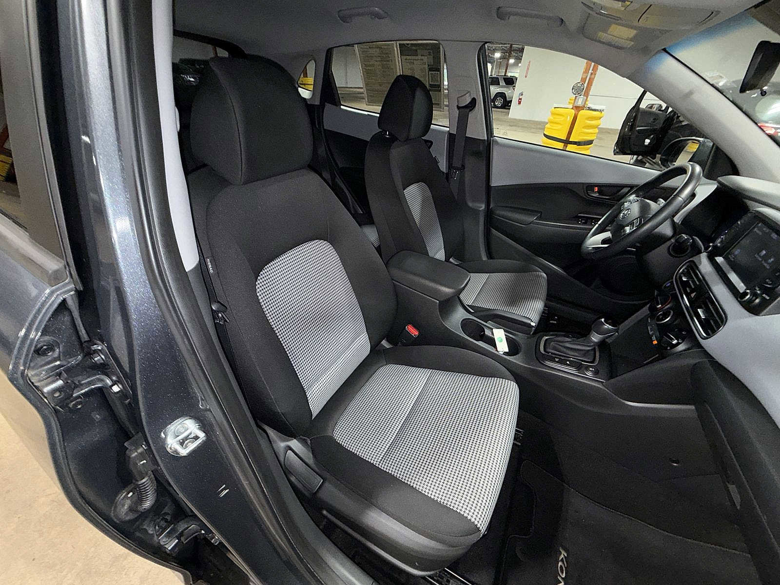 Used 2021 Hyundai Kona SEL AWD/4WD image 16