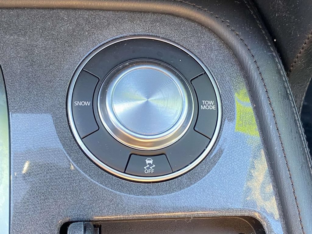 Used 2023 Nissan Armada SL w/ Midnight Edition Package RWD image 31
