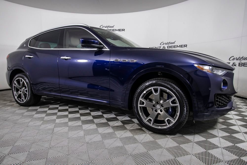 Used 2017 Maserati Levante S AWD/4WD image 2