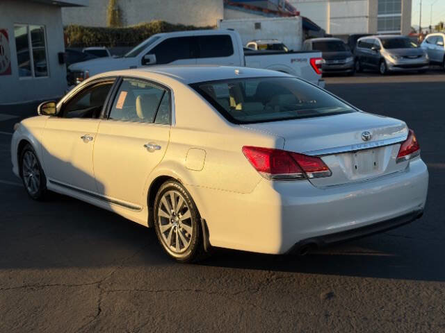 Used 2012 Toyota Avalon Limited image 5
