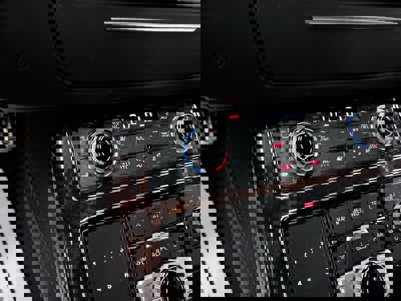 Used 2014 Audi S8 image 28