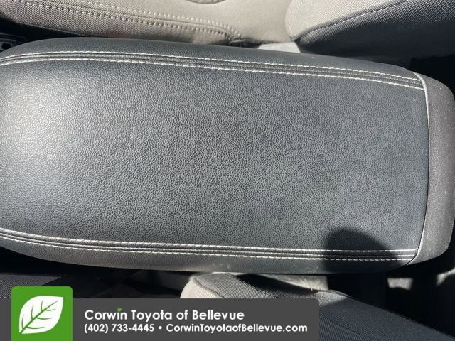 Used 2022 Ford Escape SE w/ SE Sport Appearance Package AWD/4WD image 16