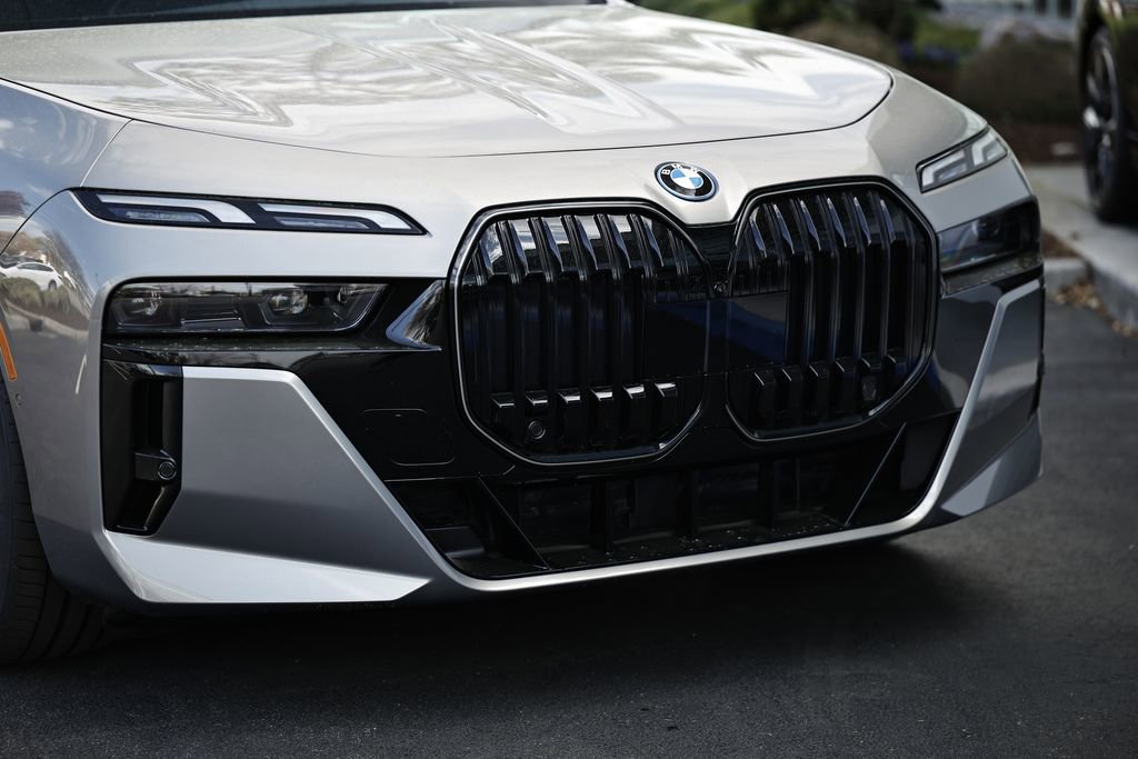 New 2026 BMW i7 eDrive50 w/ M Sport Package image 2