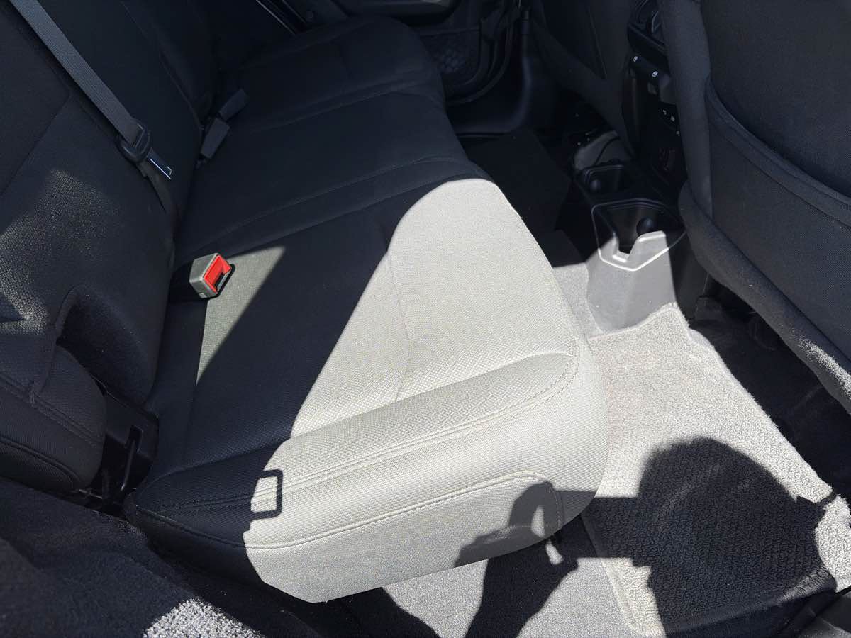Used 2019 Jeep Wrangler Unlimited Sahara AWD/4WD image 6