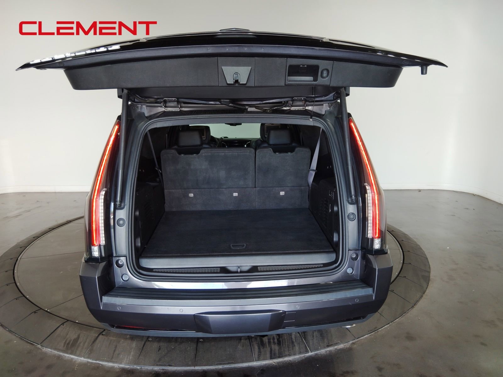 Used 2016 Cadillac Escalade ESV Platinum image 9