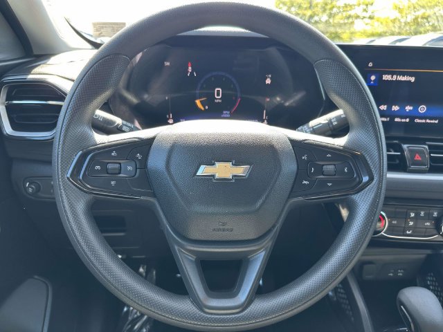 Used 2025 Chevrolet TrailBlazer LT AWD/4WD image 21