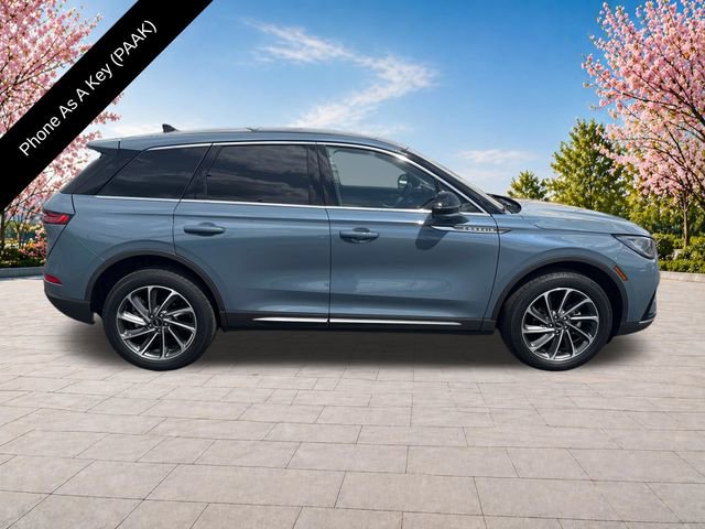Used 2023 Lincoln Corsair AWD w/ Equipment Group 101A image 9