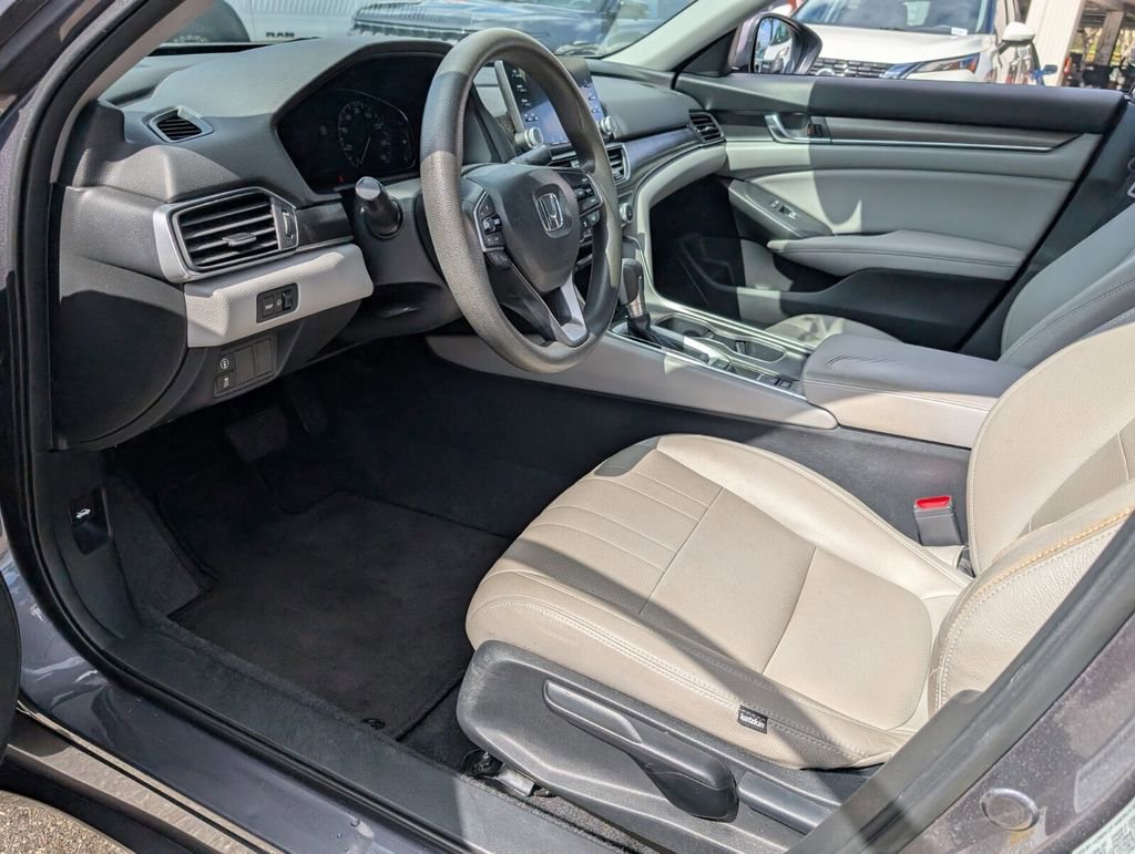 Used 2018 Honda Accord LX image 11