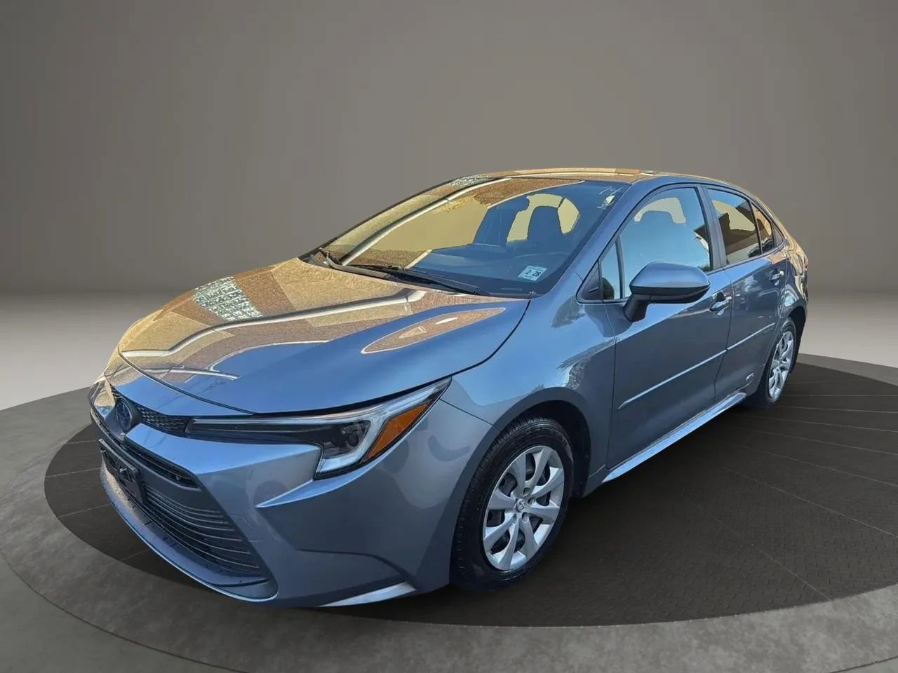 Used 2023 Toyota Corolla LE image 1