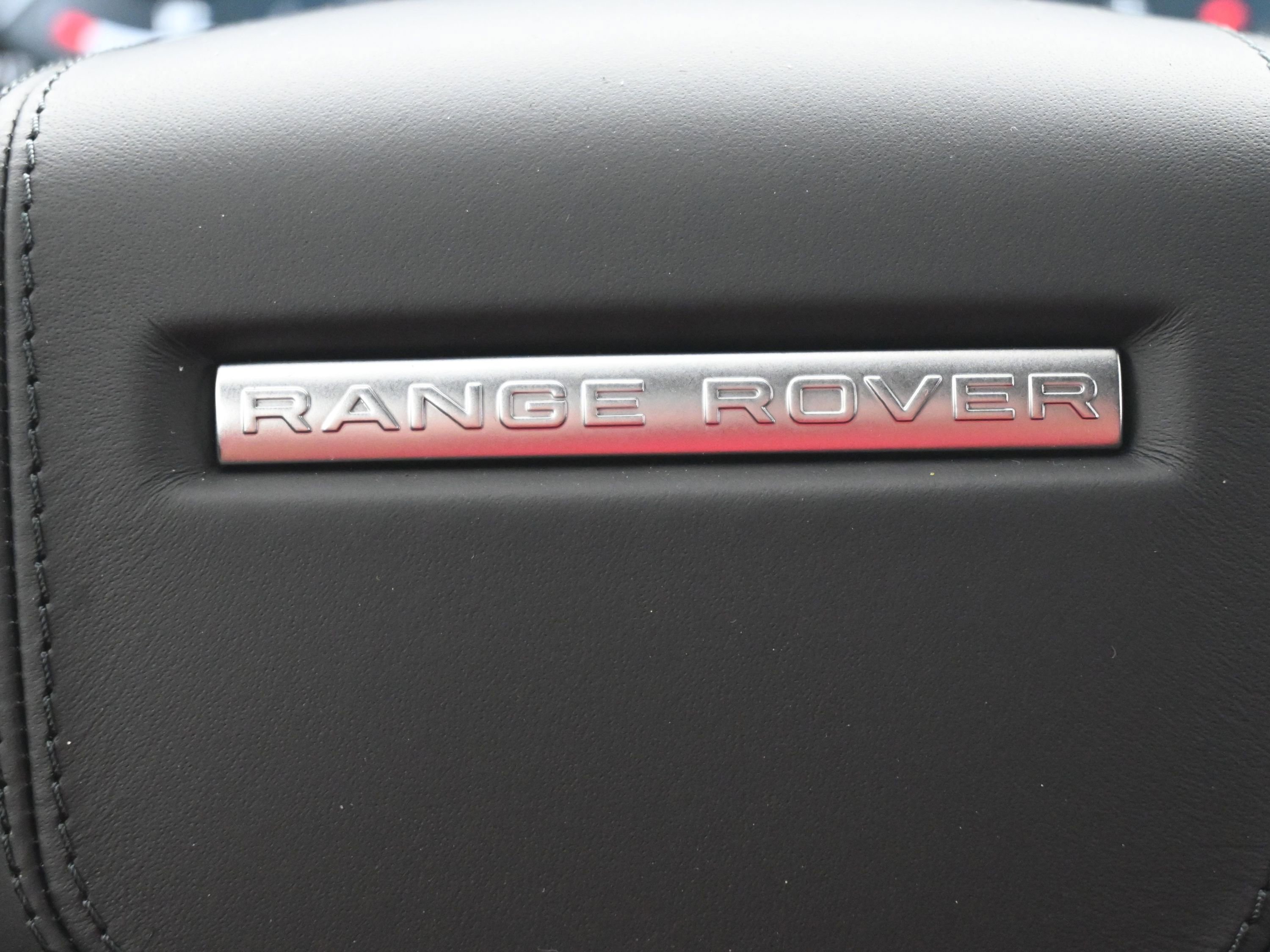 New 2026 Land Rover Range Rover Velar Dynamic SE image 20