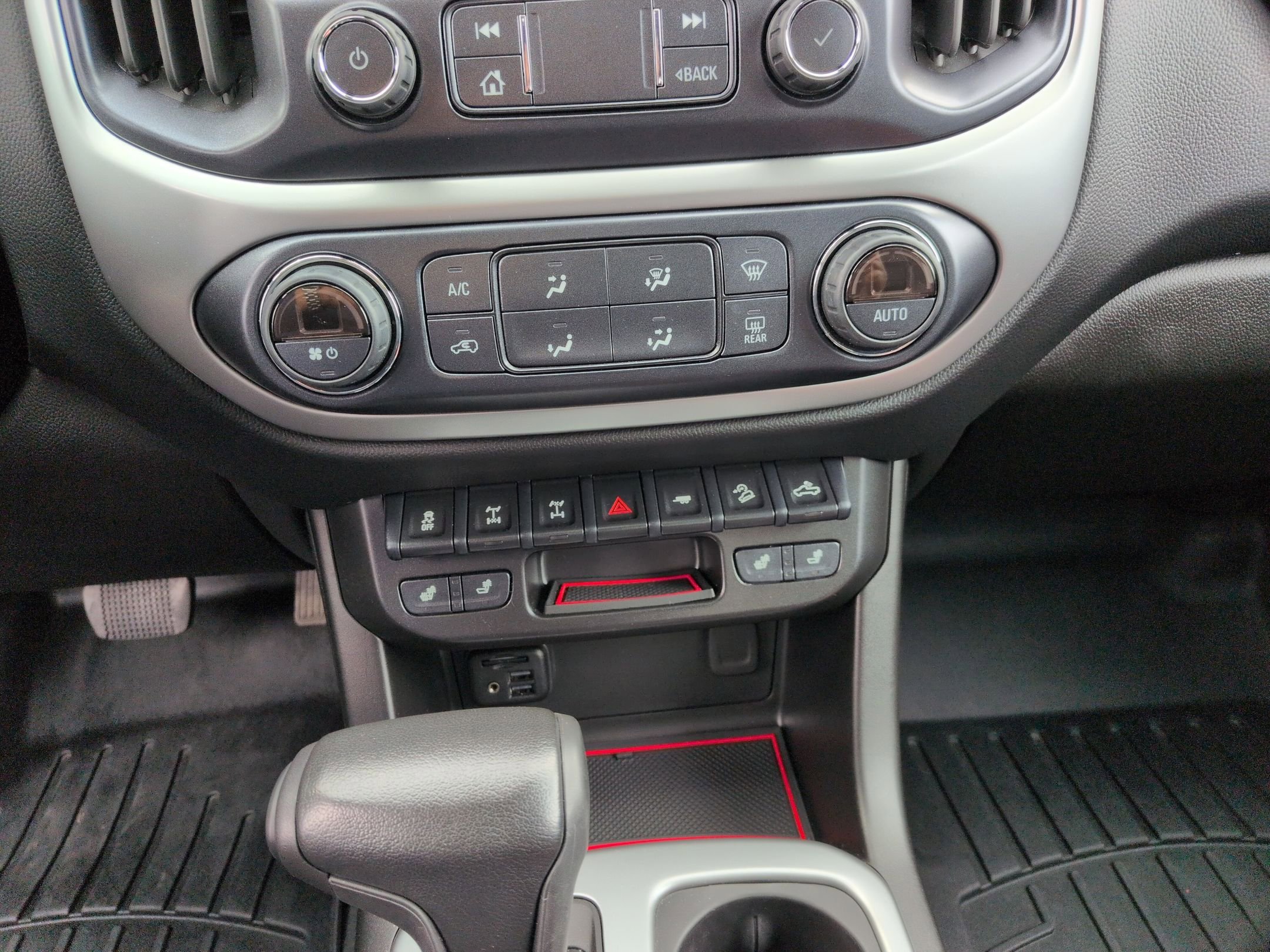 Used 2021 Chevrolet Colorado ZR2 w/ ZR2 Dusk Special Edition image 13