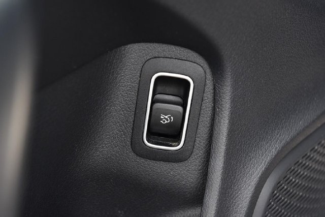 Used 2023 Mercedes-Benz CLA 250 4MATIC w/ Premium Package image 9