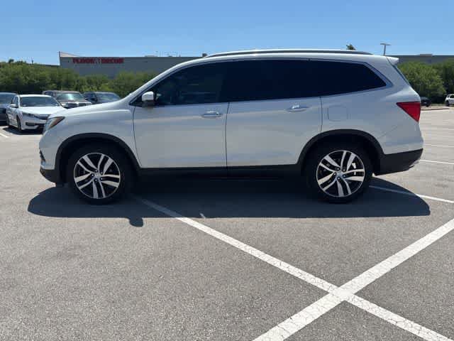Used 2018 Honda Pilot Touring image 2