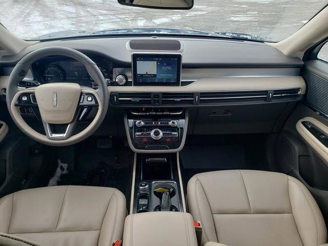 Used 2022 Lincoln Corsair Standard w/ Equipment Group 101A image 10