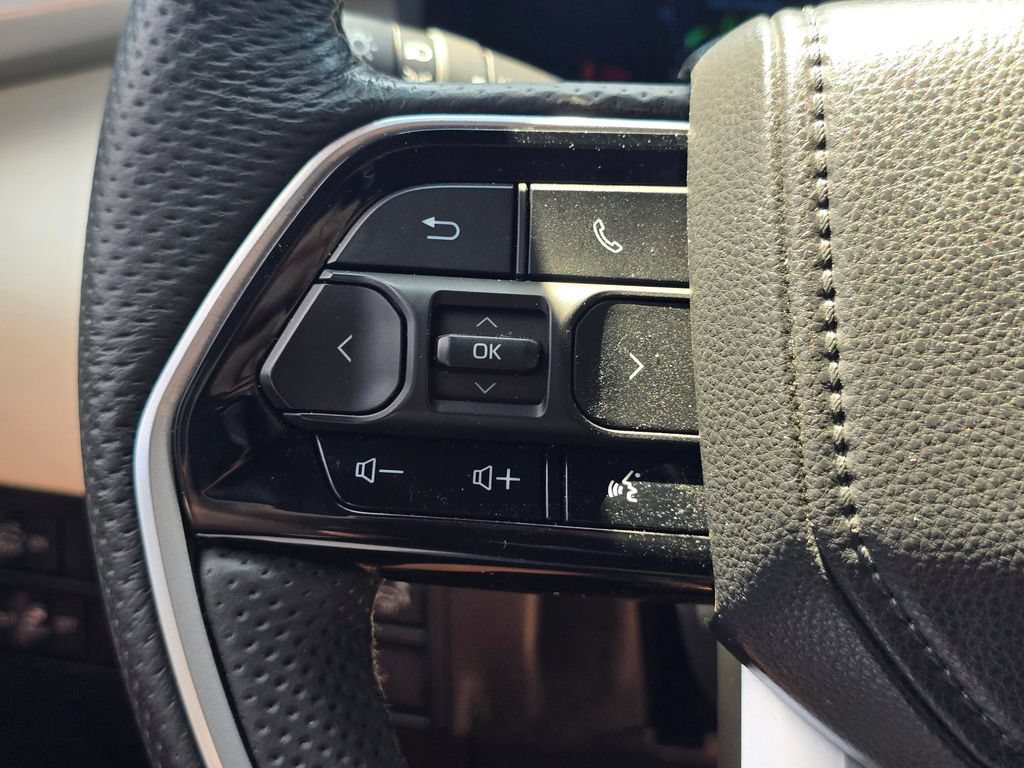 Used 2025 Toyota Tundra Capstone AWD/4WD image 37