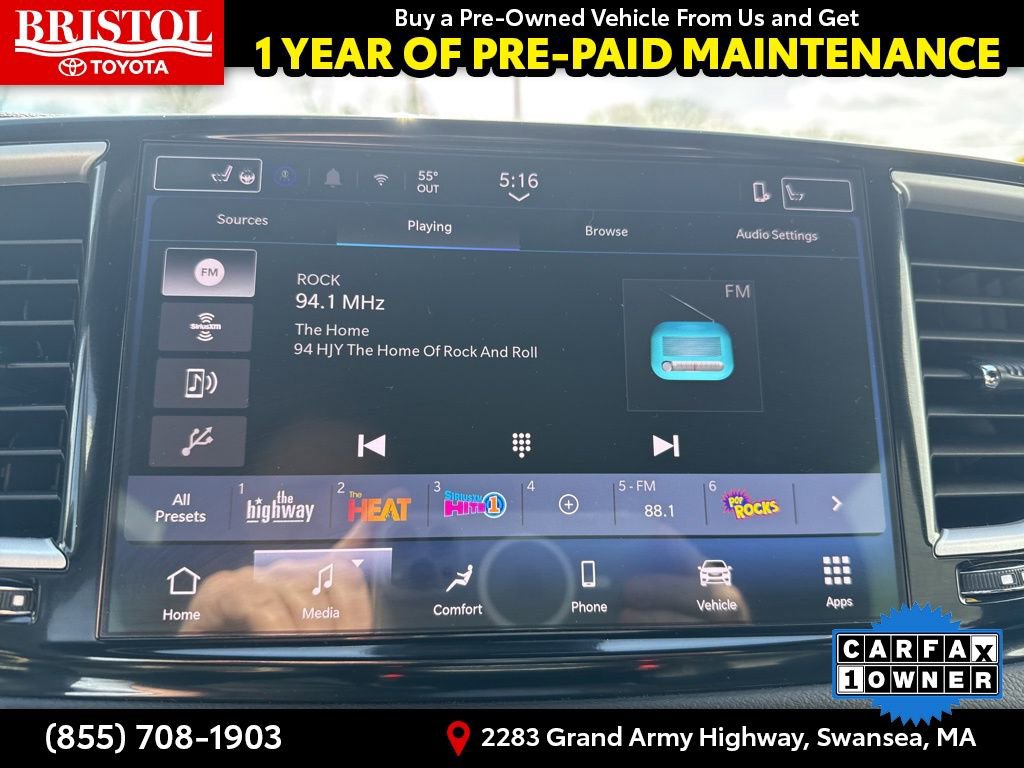 Used 2025 Chrysler Pacifica Select image 28