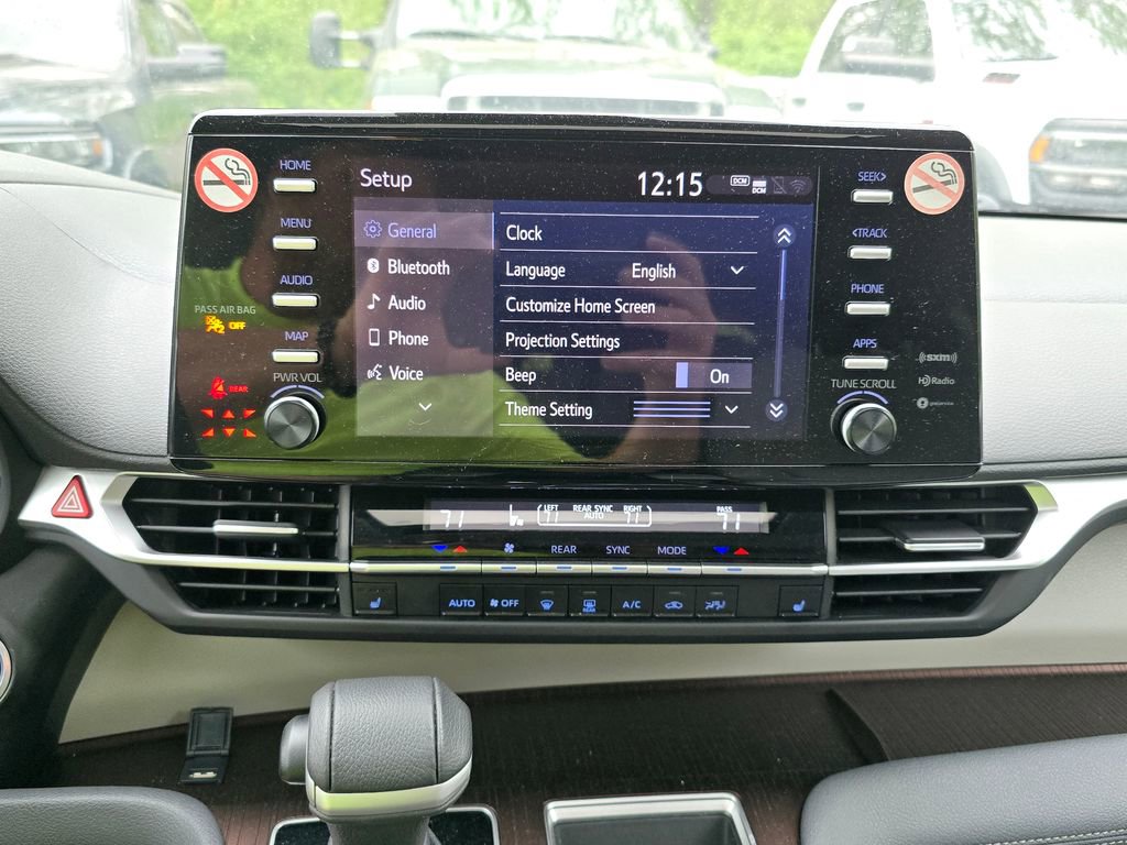 Used 2023 Toyota Sienna XLE FWD image 24