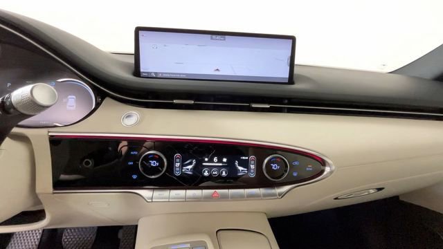 Used 2024 Genesis Electrified GV70 AWD/4WD image 30