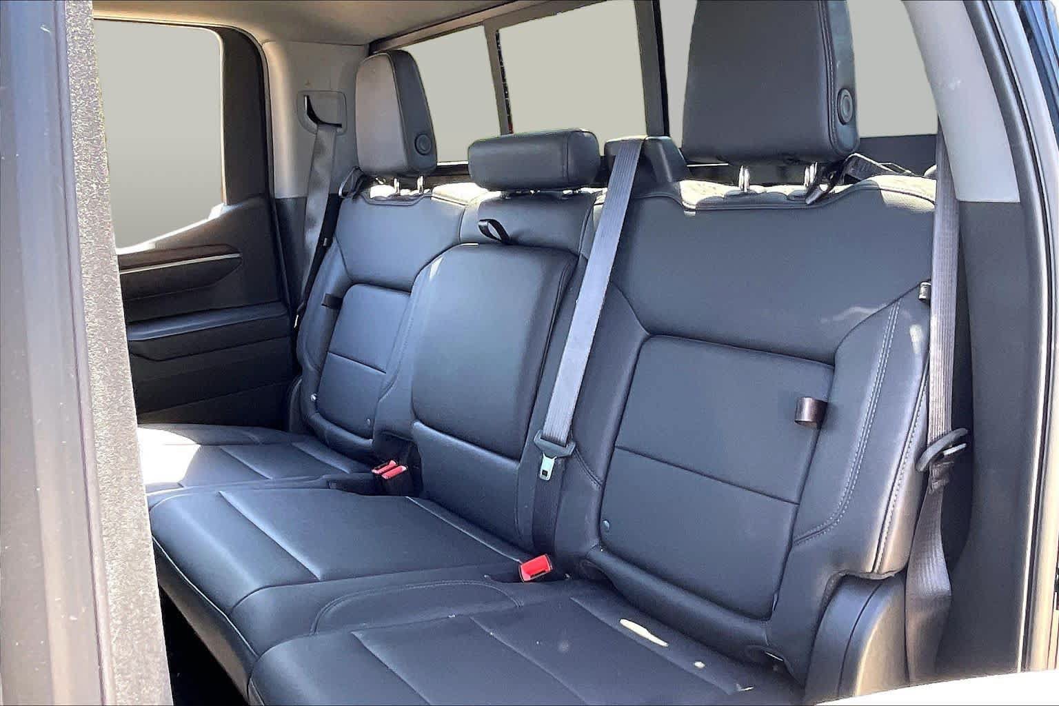 Used 2026 GMC Sierra 1500 SLT AWD/4WD image 21