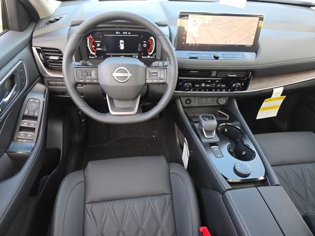 New 2026 Nissan Rogue Platinum image 3
