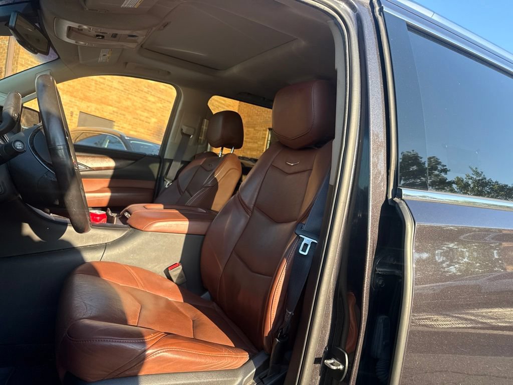 Used 2015 Cadillac Escalade ESV Luxury AWD/4WD image 6