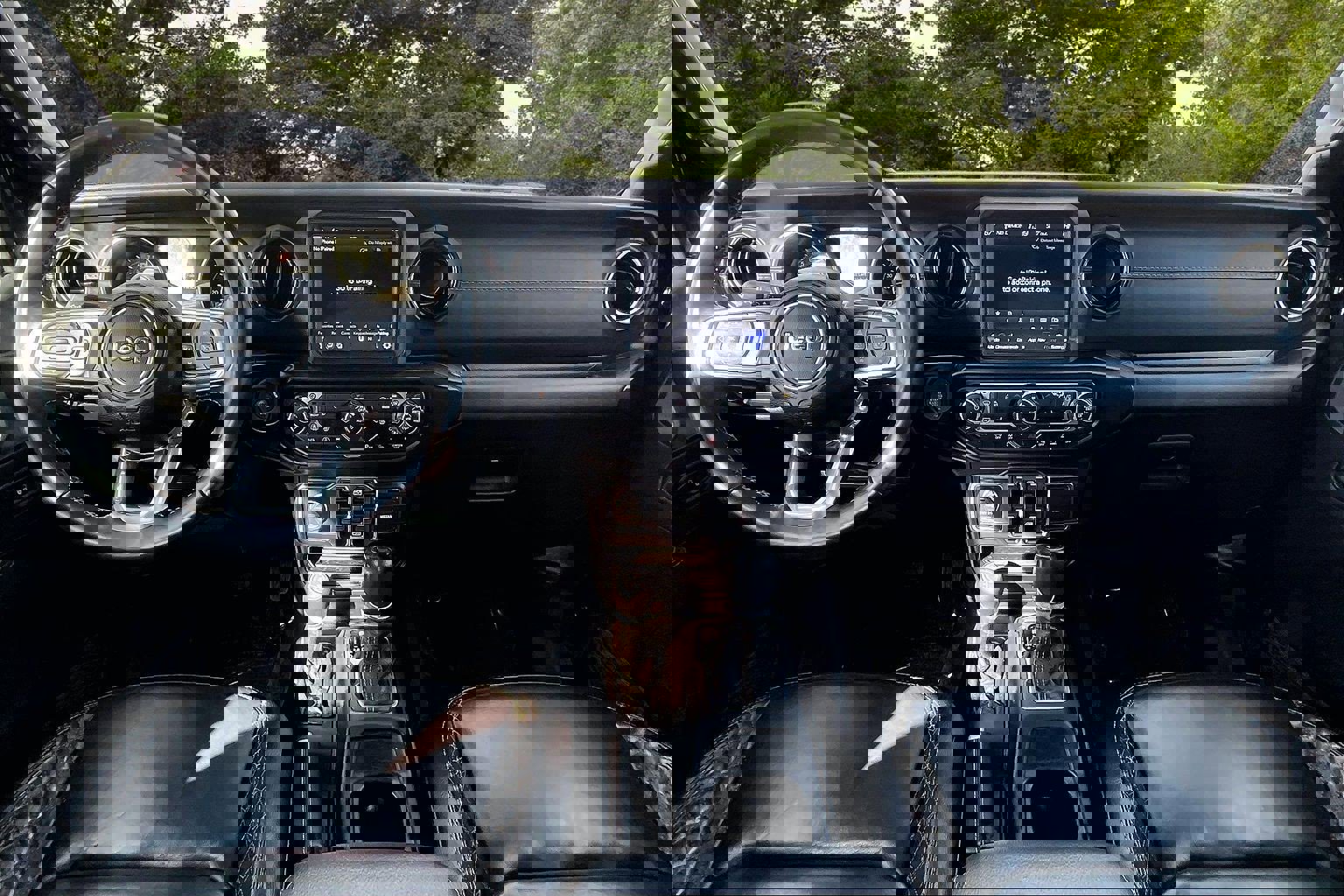 Used 2022 Jeep Wrangler Unlimited Sahara image 7