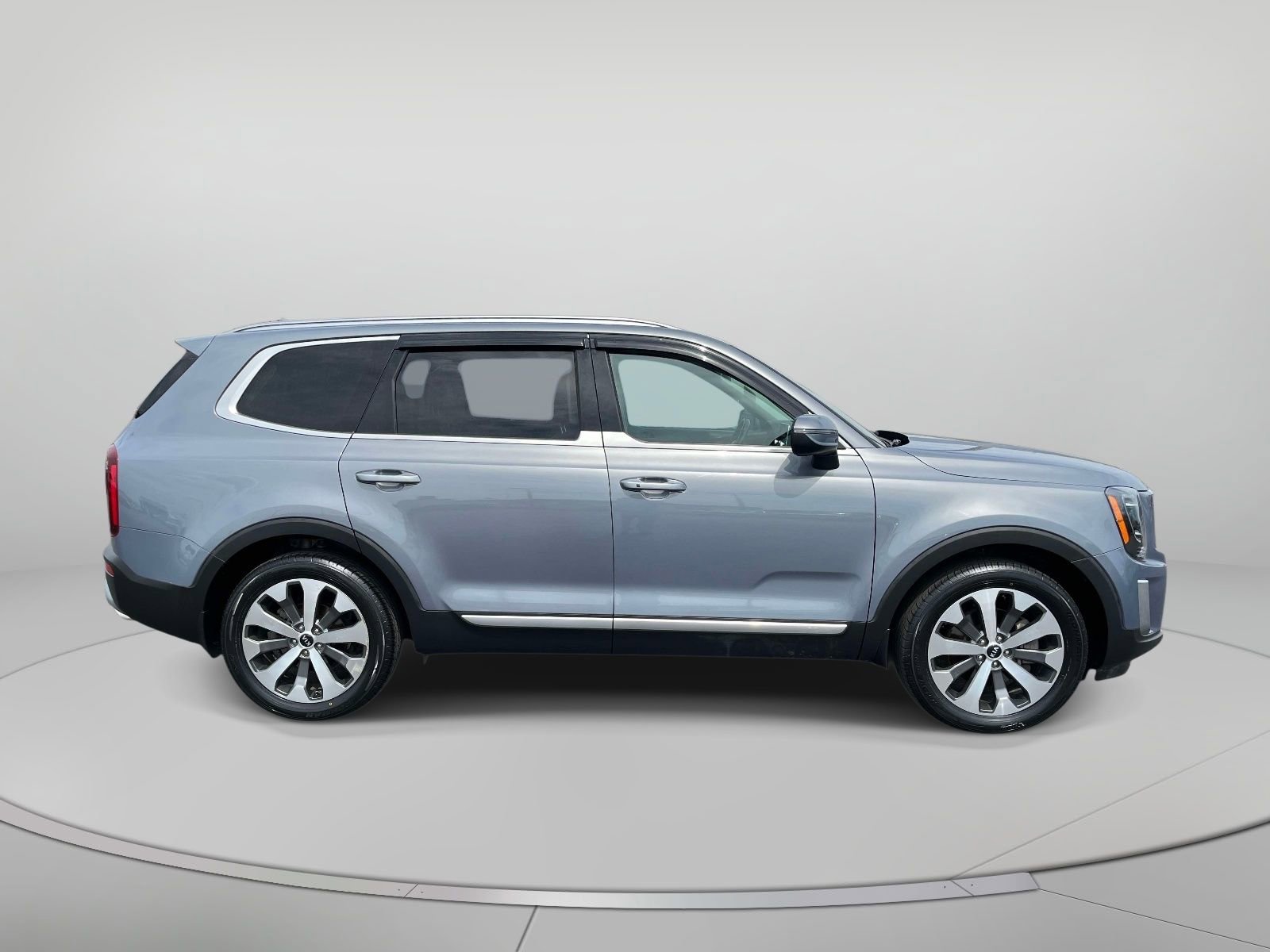 Used 2021 Kia Telluride S FWD image 2