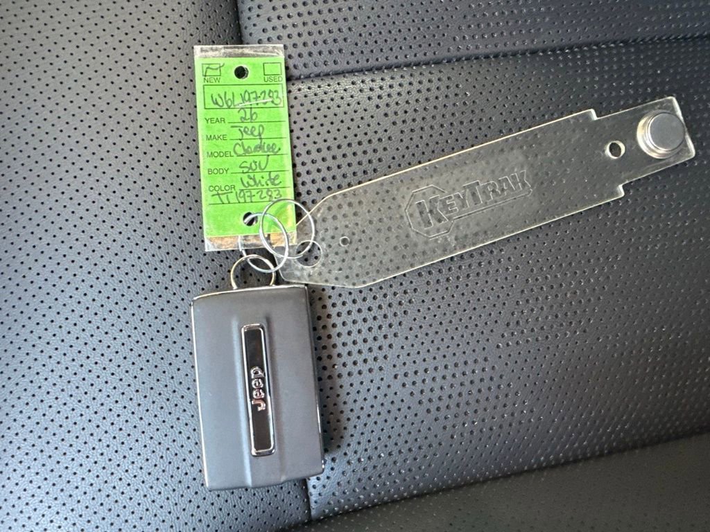 New 2026 Jeep Cherokee Overland image 40