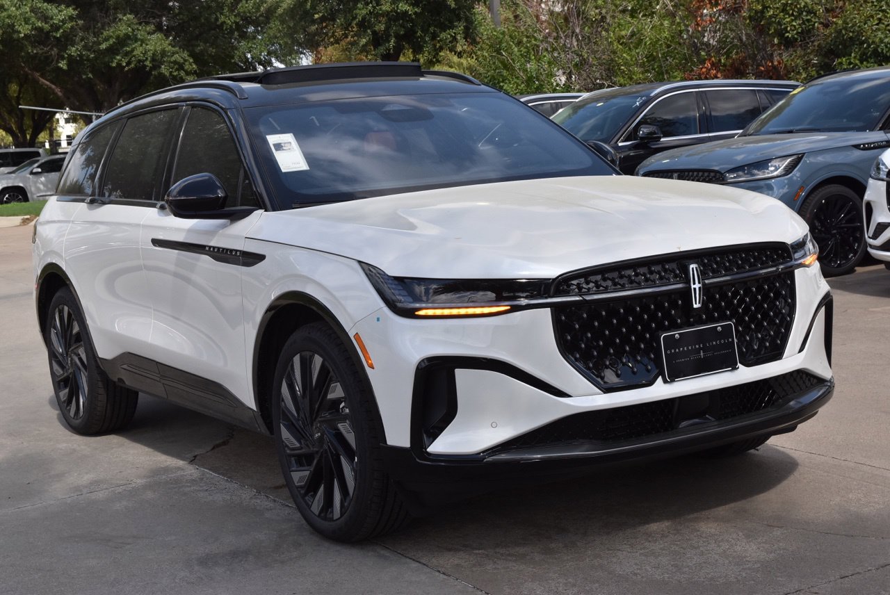 New 2026 Lincoln Nautilus Reserve AWD/4WD image 3