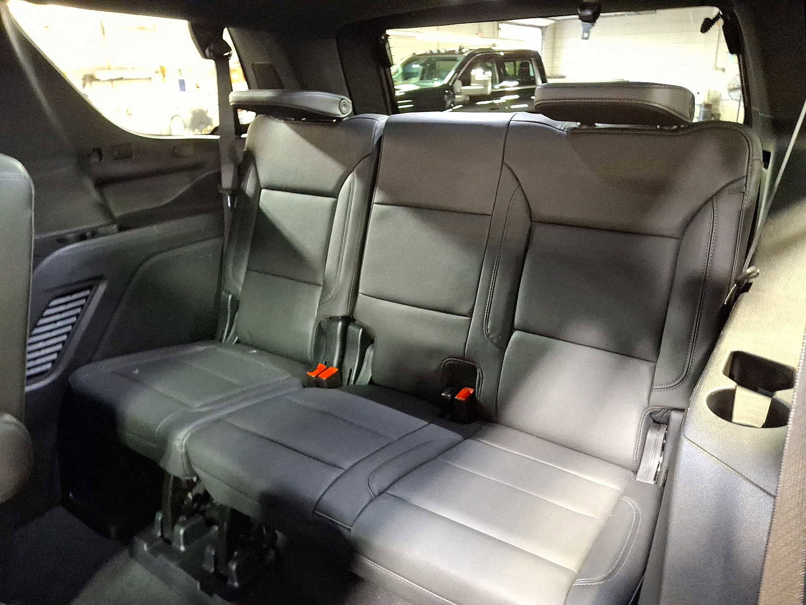 Used 2024 Chevrolet Tahoe Z71 w/ Luxury Package image 11