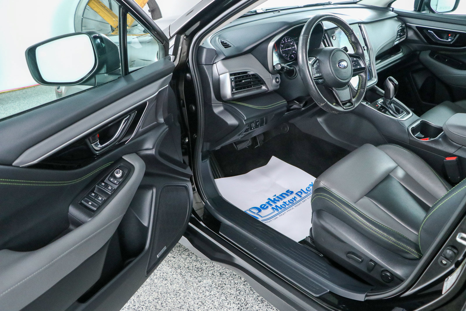 Used 2024 Subaru Outback Onyx Edition XT AWD/4WD image 3